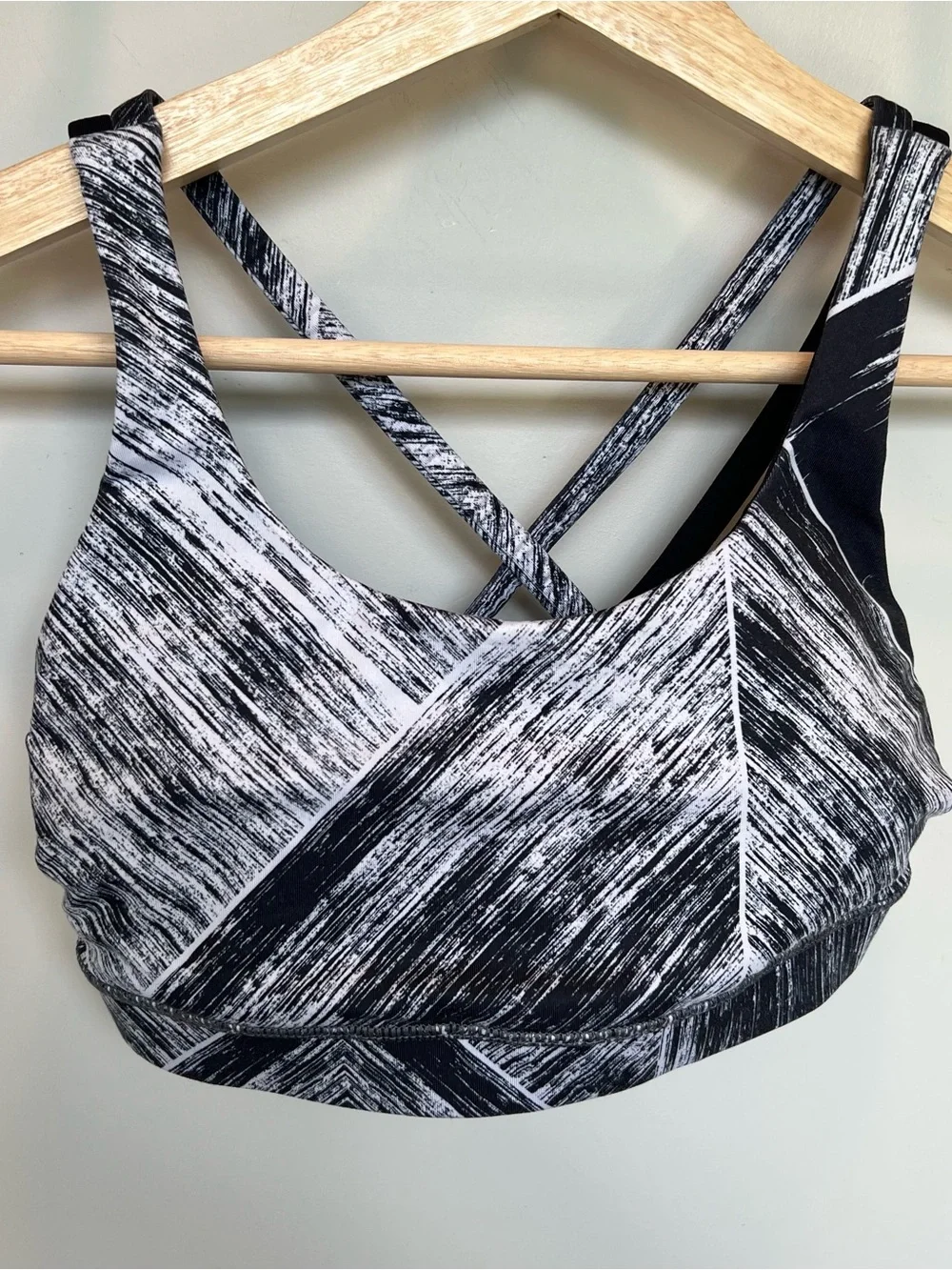 Lululemon Women's Energy Bra Heat Wave White Black - size 4